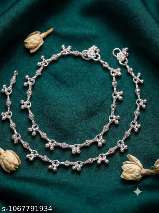 Elegant Silver-Plated Ghungroo Anklet Pair (Payal) with Intricate Detailing – Traditional Oxidized Feet Jewellery